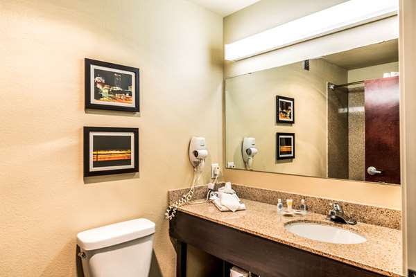  - Comfort Suites South Amarillo - I-27, Exit 116