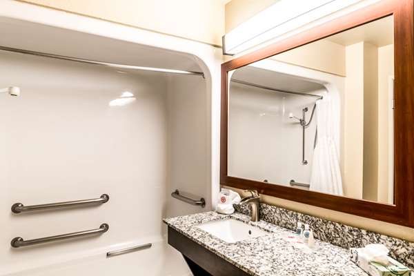  - Comfort Suites South Amarillo - I-27, Exit 116