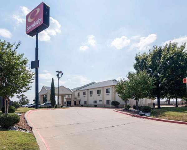 Exterior view - Econo Lodge Weatherford - I-20, Exit 406