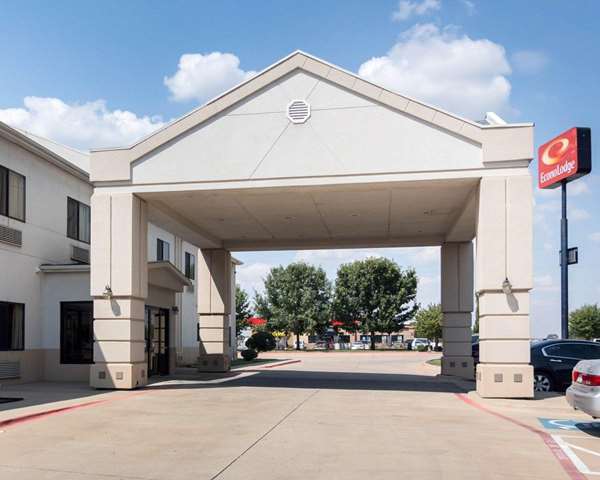 Exterior view - Econo Lodge Weatherford - I-20, Exit 406