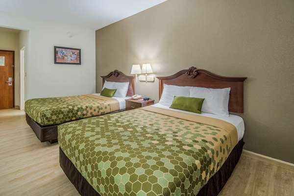  - Econo Lodge Weatherford - I-20, Exit 406