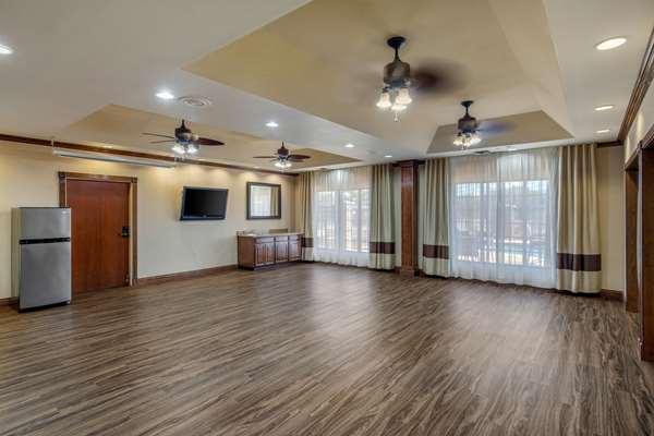  - Comfort Suites Marshall - I-20, Exit 617
