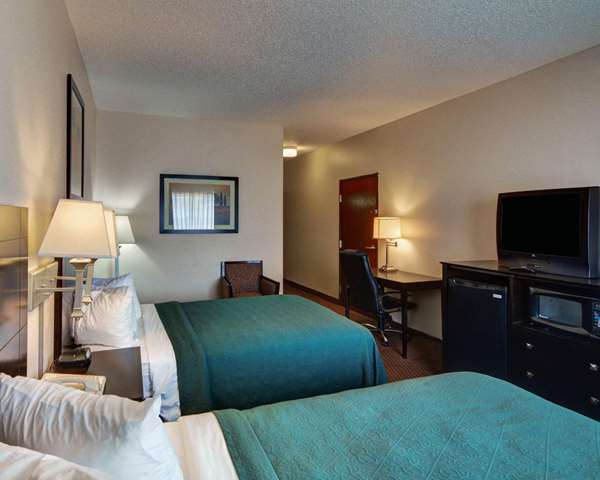  - Quality Inn & Suites Wichita Falls - I-44, Exit 2