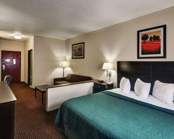  - Quality Inn & Suites Wichita Falls - I-44, Exit 2