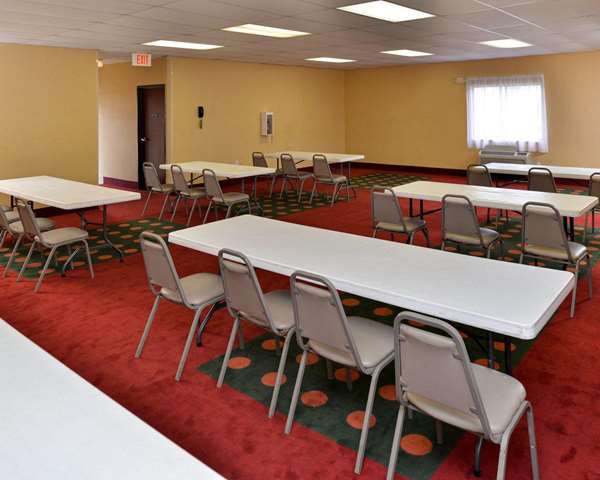  - Quality Inn & Suites Wichita Falls - I-44, Exit 2