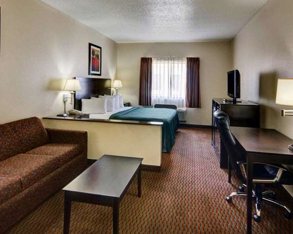  - Quality Inn & Suites Wichita Falls - I-44, Exit 2