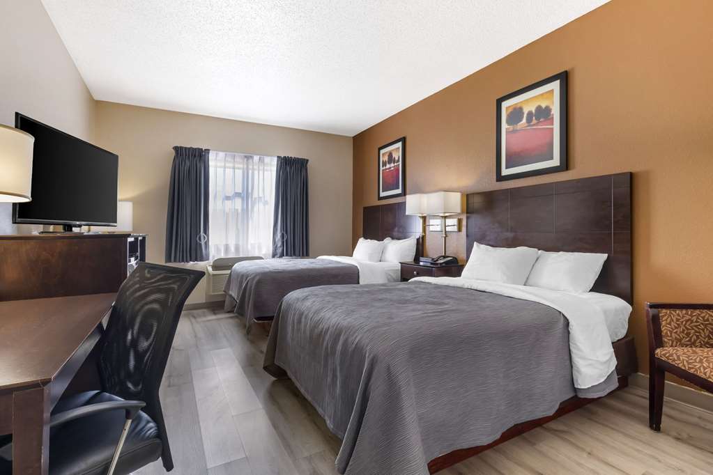 QUALITY INN AND SUITES WICHITA FALL-guestroom-Guest Room,On-Site.jpg