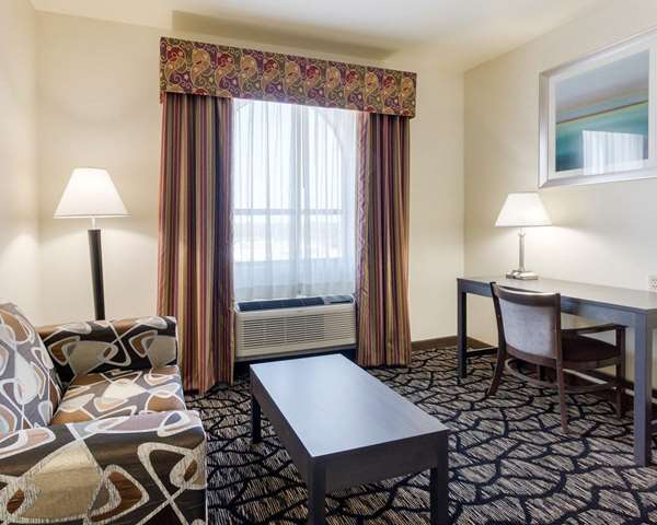 Suite - Quality Inn Buffalo - I-45, Exit 178