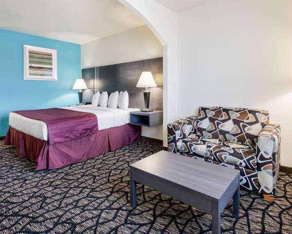 Suite - Quality Inn Buffalo - I-45, Exit 178