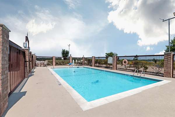 Pool - Quality Inn Buffalo - I-45, Exit 178