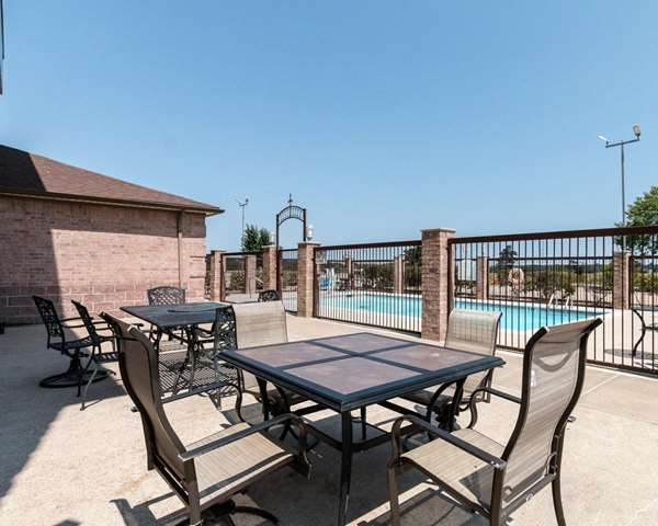  - Quality Inn Buffalo - I-45, Exit 178