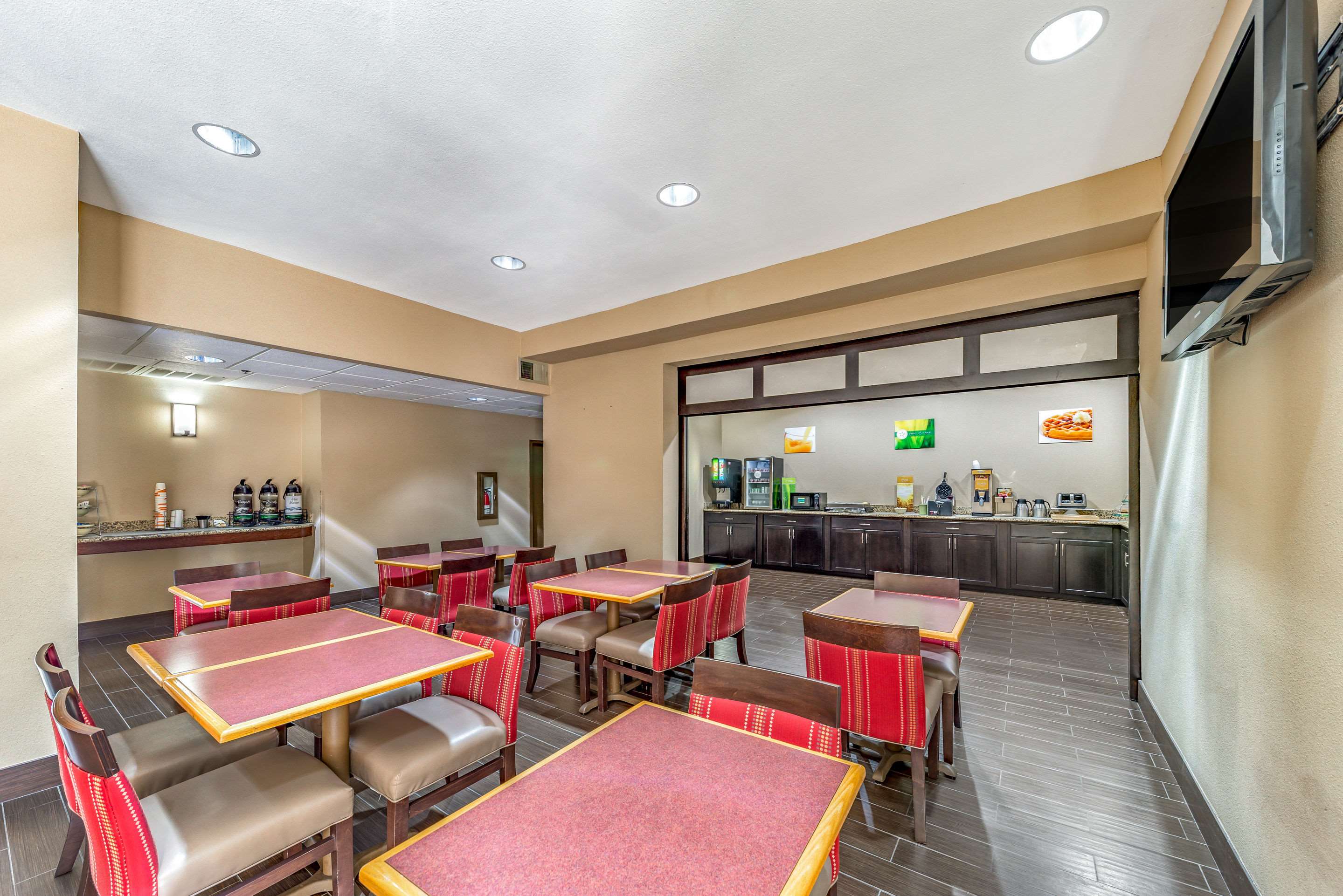 Breakfast area