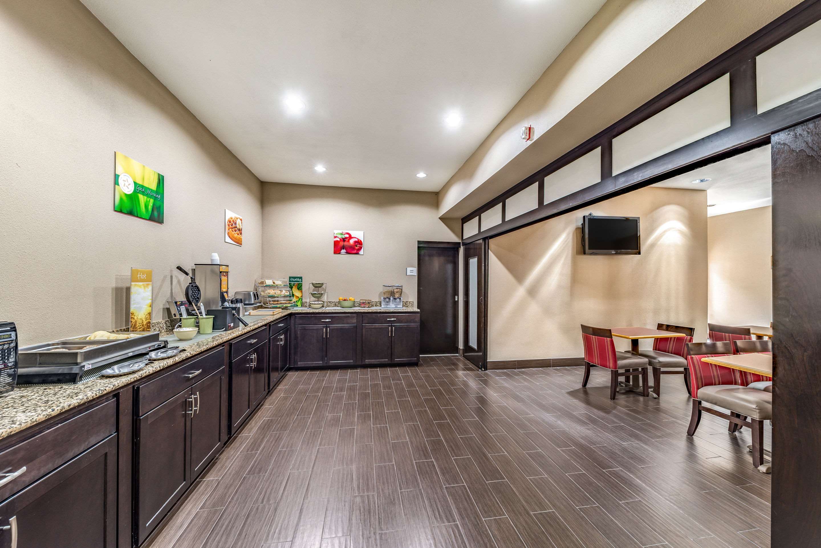 Breakfast area