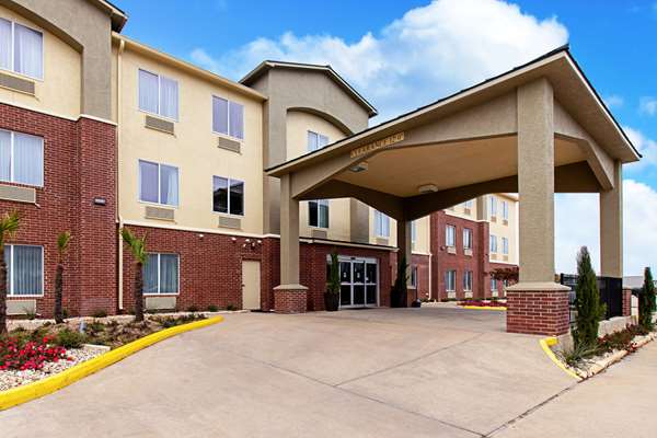 Exterior view - Comfort Inn & Suites Fredericksburg