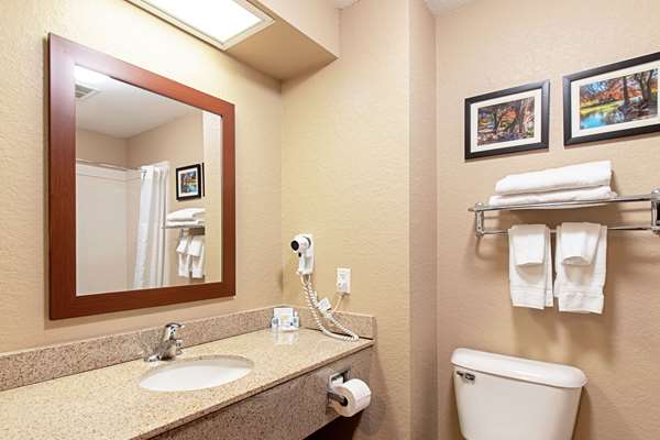  - Comfort Inn & Suites Fredericksburg