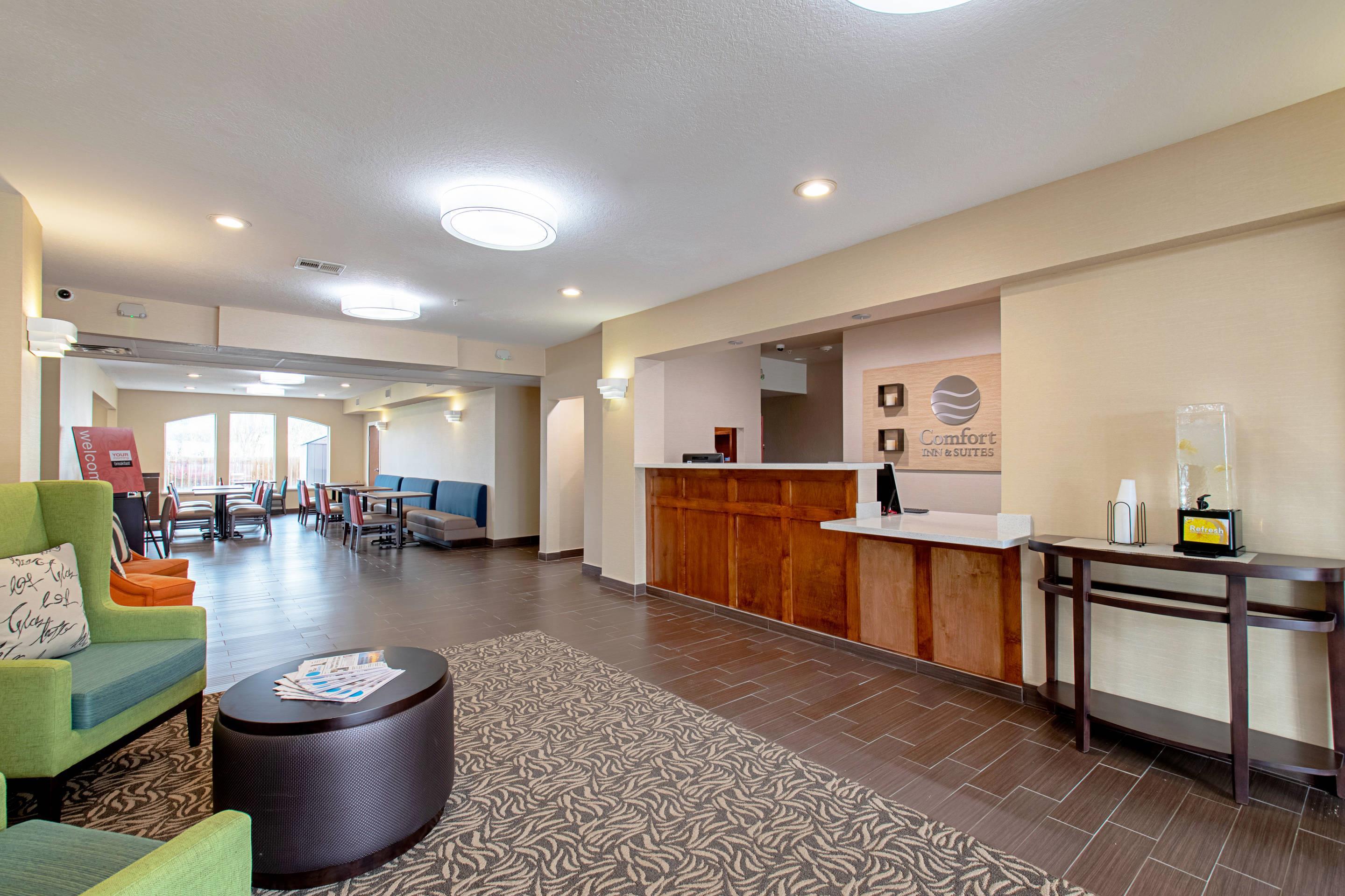 Hotel lobby | Comfort Inn and Suites Fredericksburg