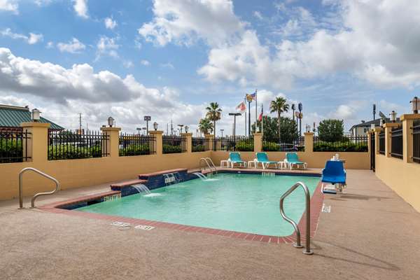 Pool - Comfort Suites Baytown - I-10, Exit 792