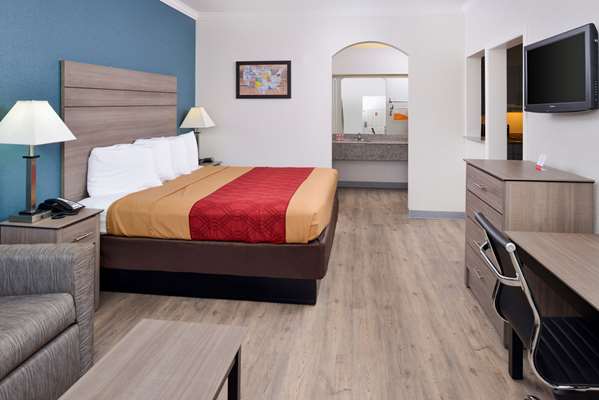  - Econo Lodge Inn & Suites Port Arthur