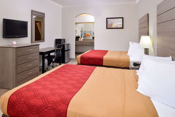  - Econo Lodge Inn & Suites Port Arthur