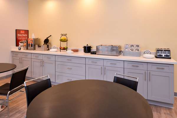 Amenities - Econo Lodge Inn & Suites Port Arthur