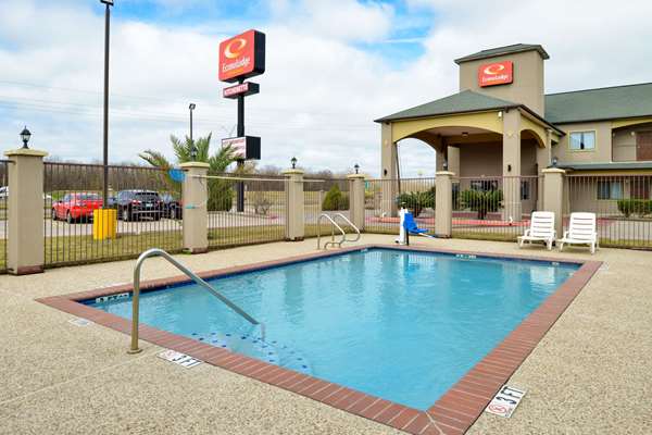 Pool - Econo Lodge Inn & Suites Port Arthur