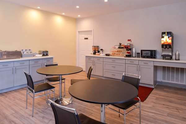 Amenities - Econo Lodge Inn & Suites Port Arthur