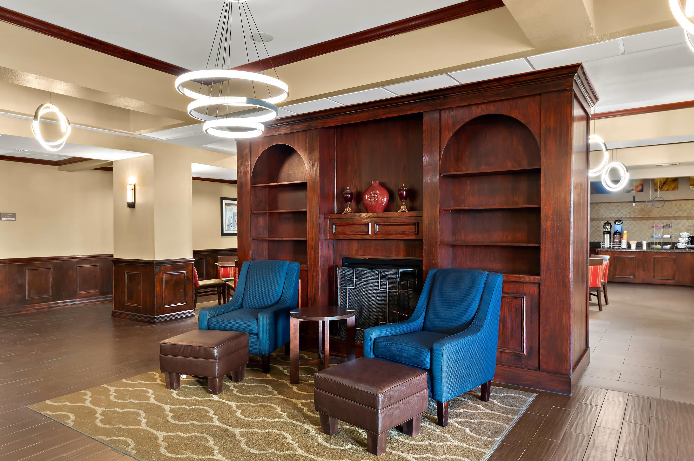 Lobby | Comfort Suites Central