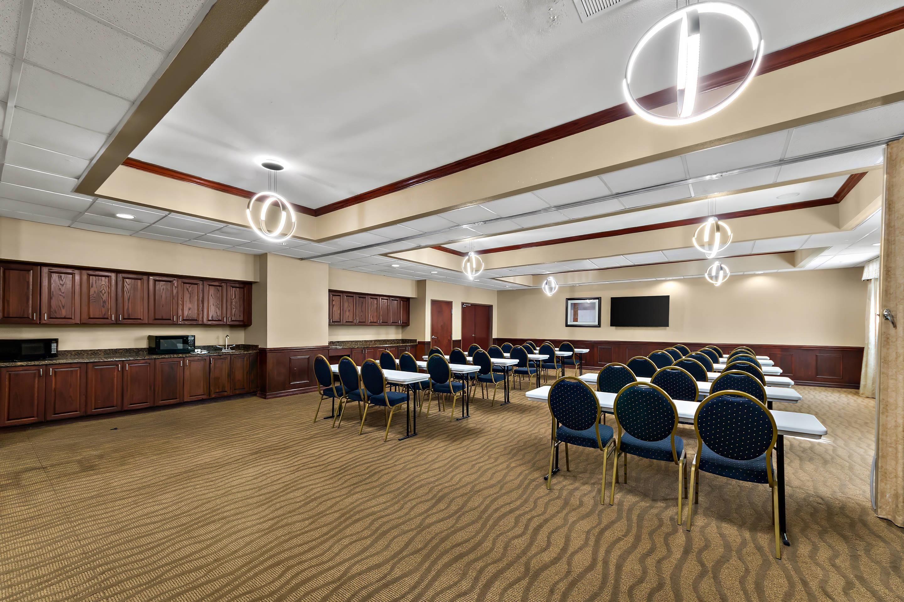 Meeting room | Comfort Suites Central