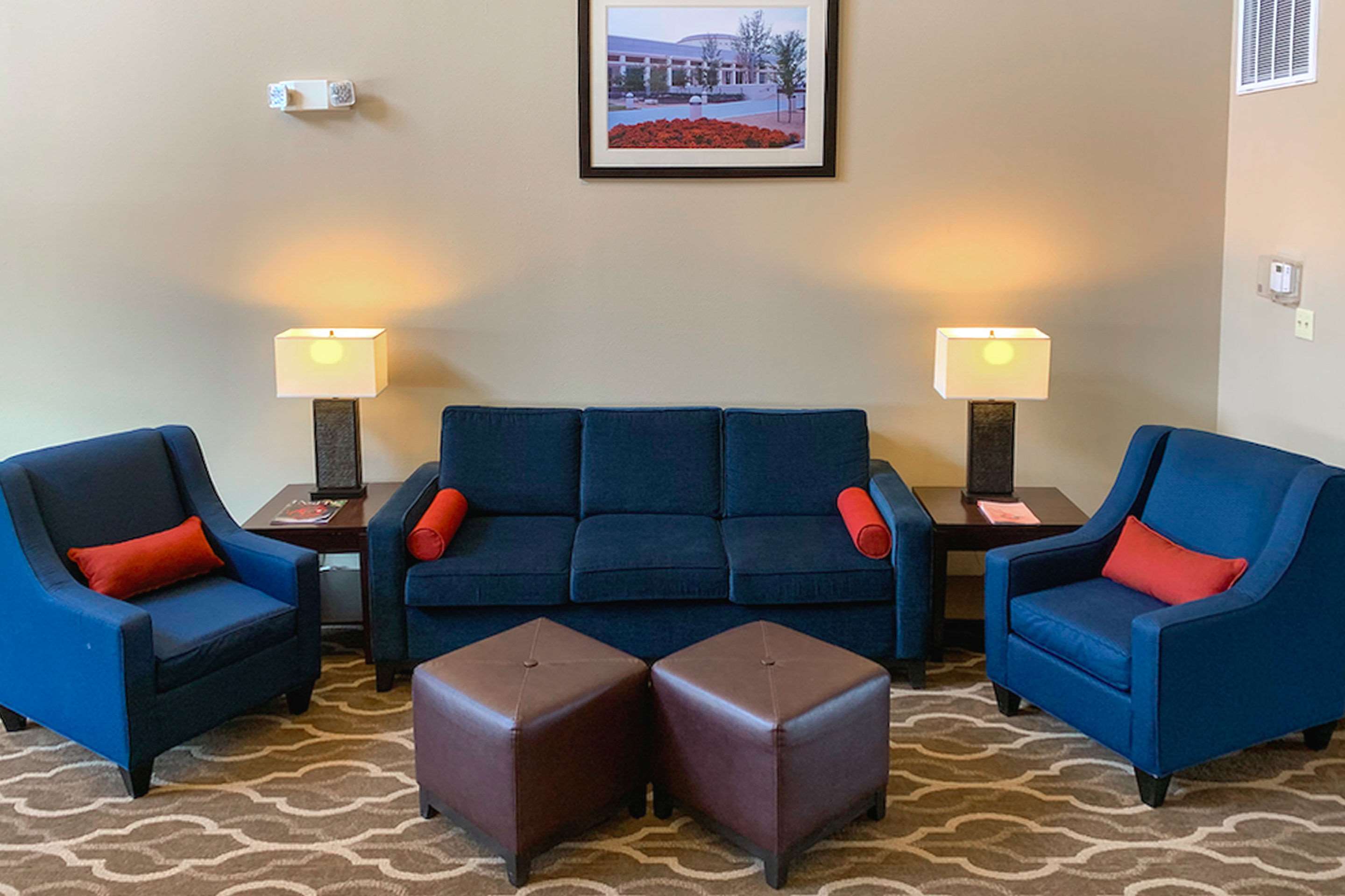 Hotel lobby | Comfort Suites Texas Ave.