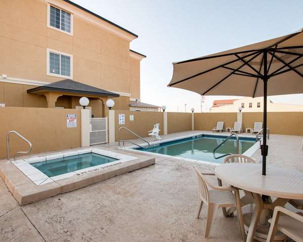 Pool - Comfort Suites San Angelo