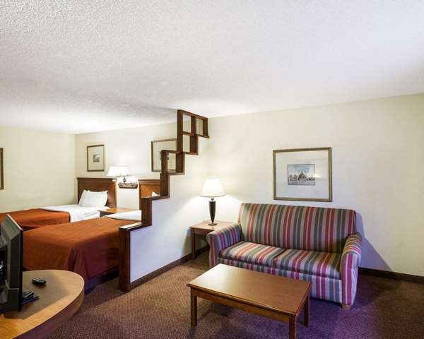 Suite - Rodeway Inn & Suites Fiesta Park San Antonio - I-10, Exit 560