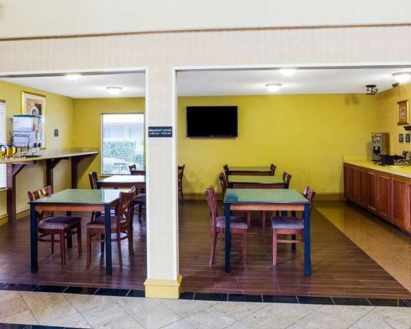 Amenities - Rodeway Inn & Suites Fiesta Park San Antonio - I-10, Exit 560