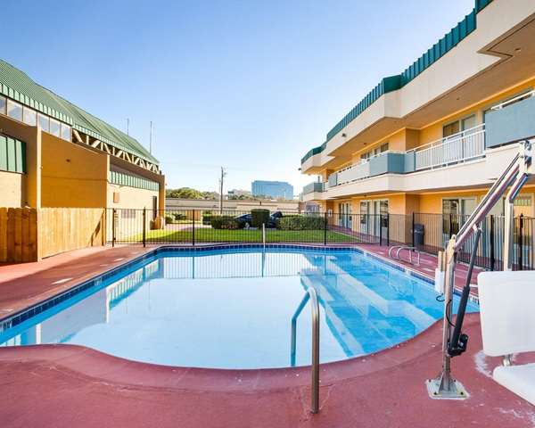 Pool - Rodeway Inn & Suites Fiesta Park San Antonio - I-10, Exit 560