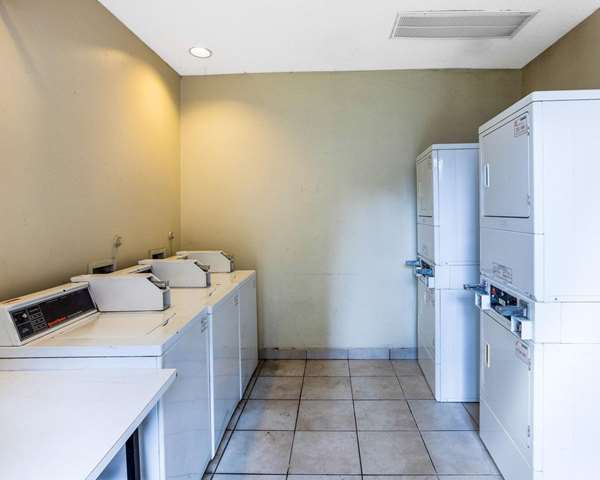 Amenities - Rodeway Inn & Suites Fiesta Park San Antonio - I-10, Exit 560