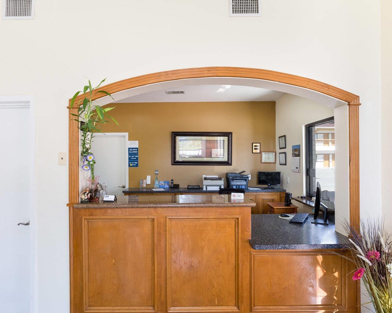 Front desk with friendly staff | Rodeway Inn & Suites Humble, TX
