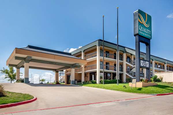 Exterior view - Quality Inn & Suites Fort Worth - I-30, Exit 7A