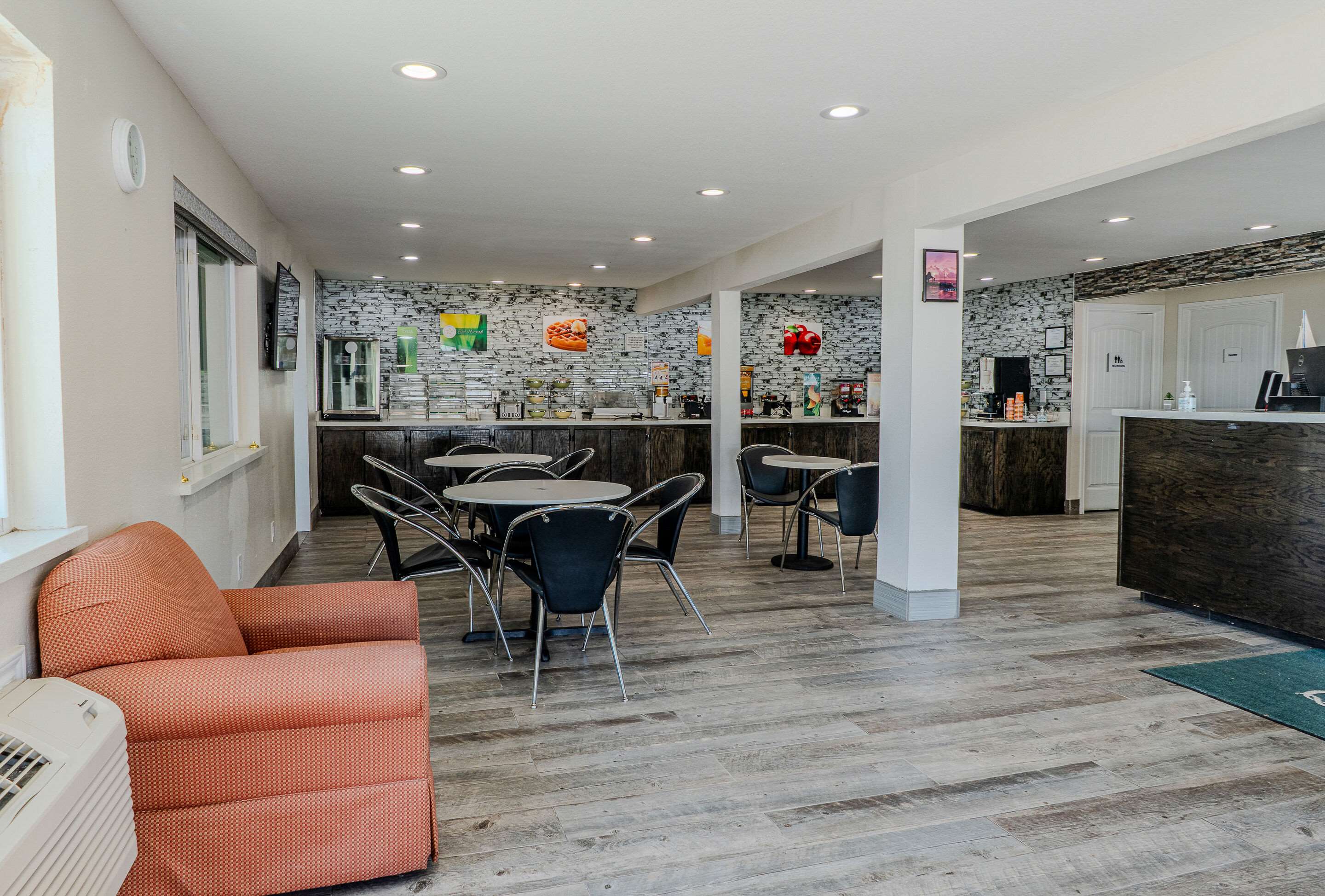 Hotel lobby | Quality Inn Rockport on Aransas Bay