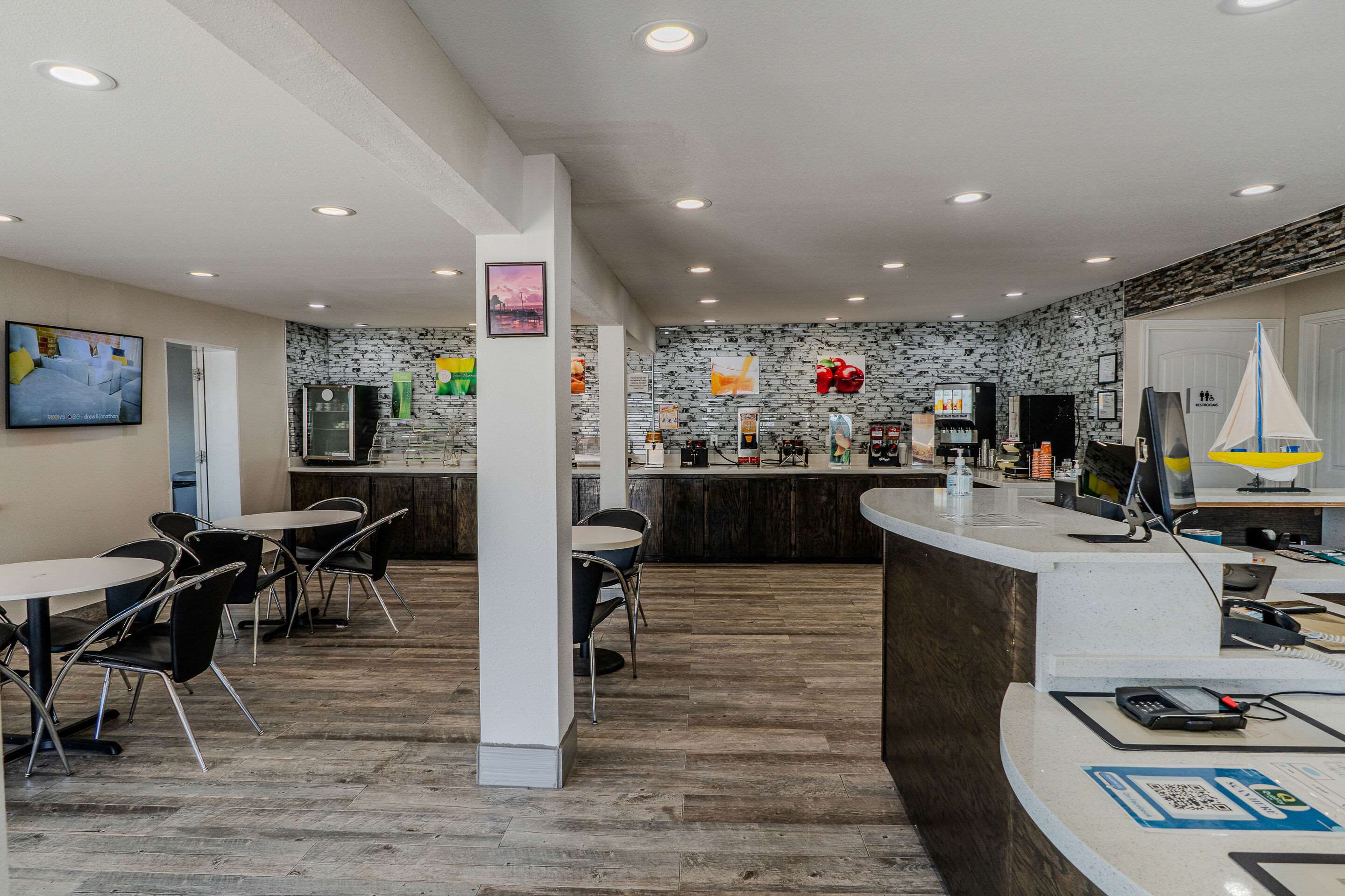 Front desk | Quality Inn Rockport on Aransas Bay