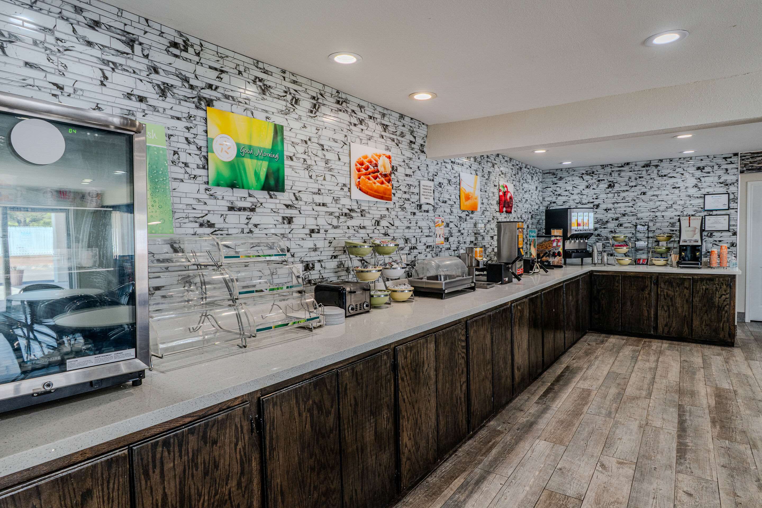 Breakfast area | Quality Inn Rockport on Aransas Bay