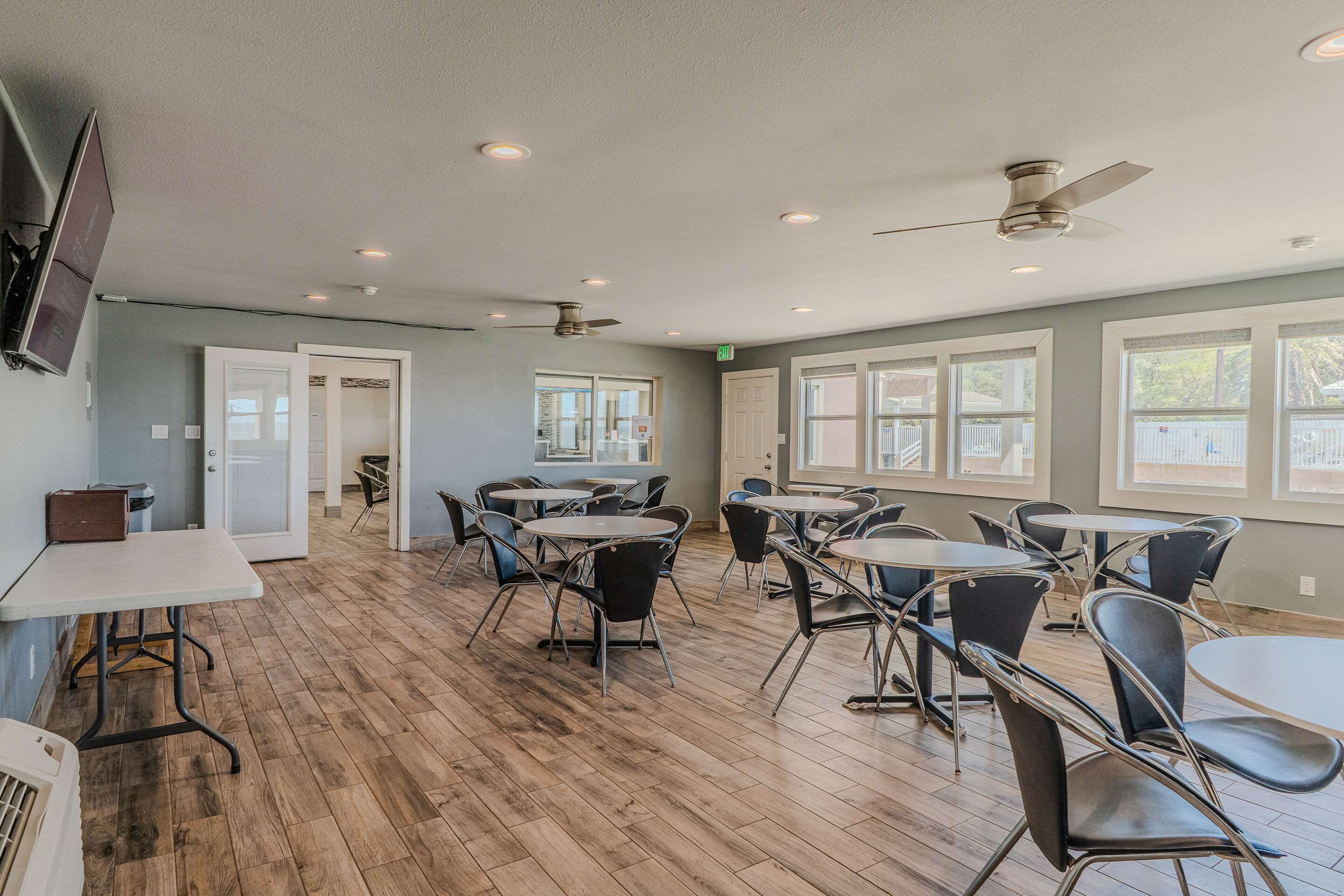 Breakfast area | Quality Inn Rockport on Aransas Bay