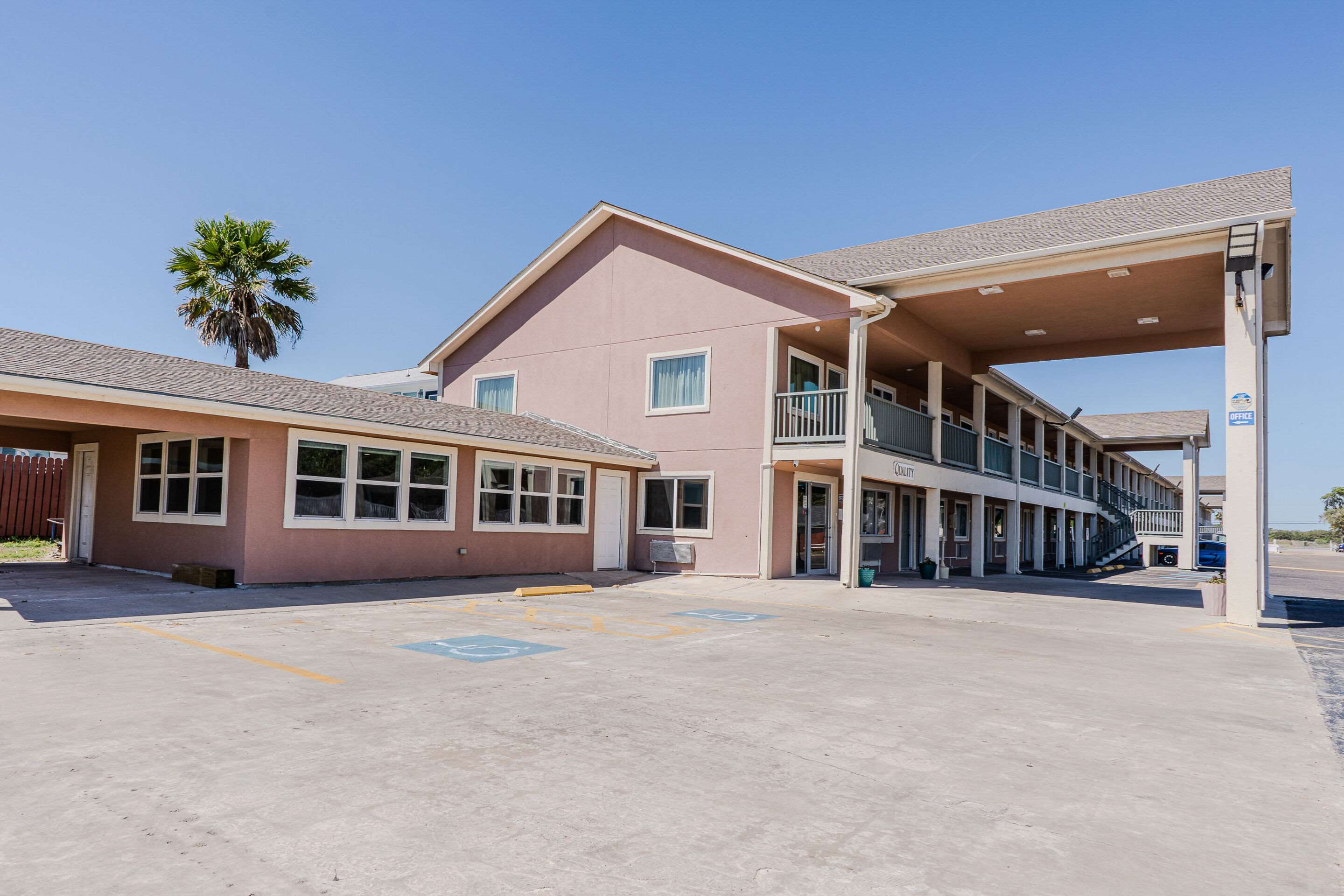 Hotel exterior | Quality Inn Rockport on Aransas Bay