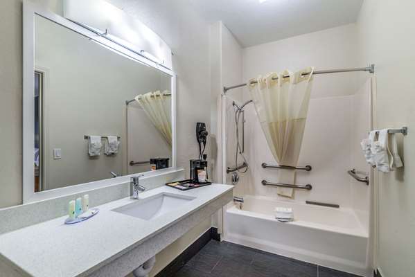  - Quality Inn & Suites Canton - I-20, Exit 527