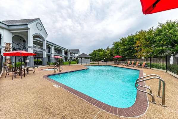 Pool - Quality Inn & Suites Canton - I-20, Exit 527
