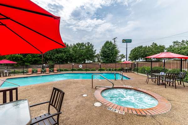 Pool - Quality Inn & Suites Canton - I-20, Exit 527