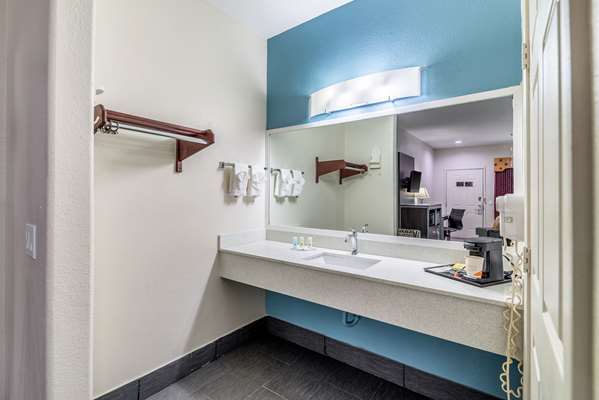  - Quality Inn & Suites Canton - I-20, Exit 527