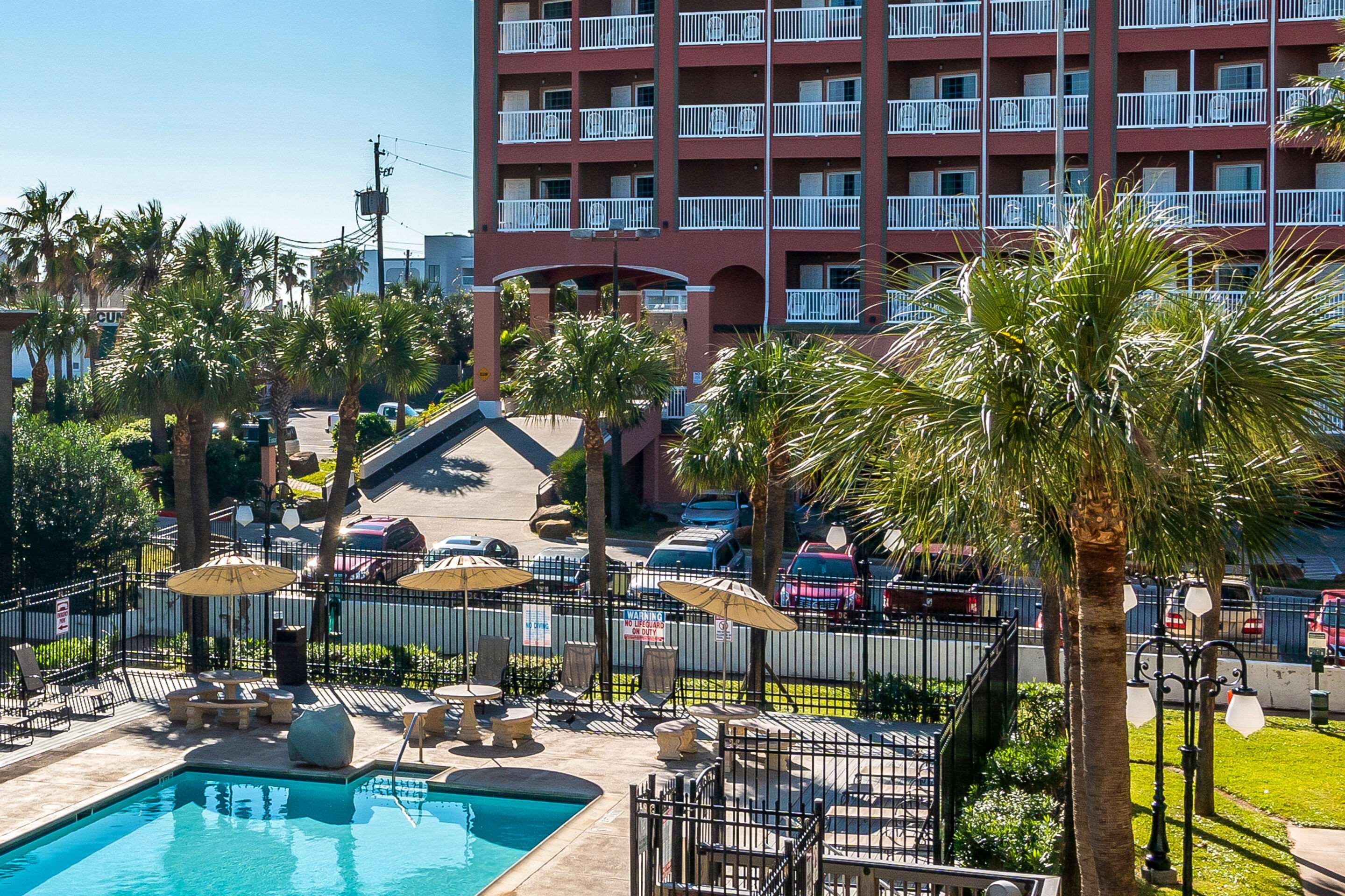 Outdoor pool | Quality Inn & Suites Beachfront