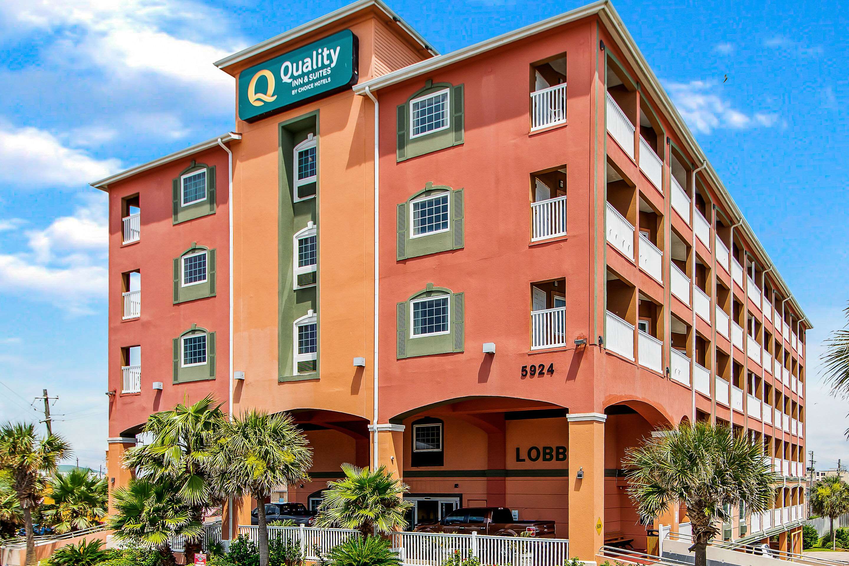 Hotel exterior | Quality Inn & Suites Beachfront