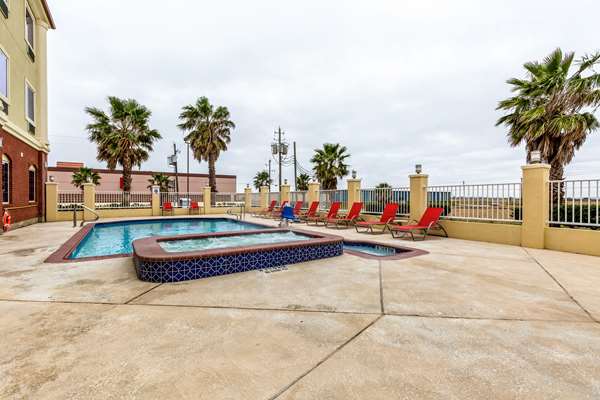 Pool - Comfort Suites Galveston