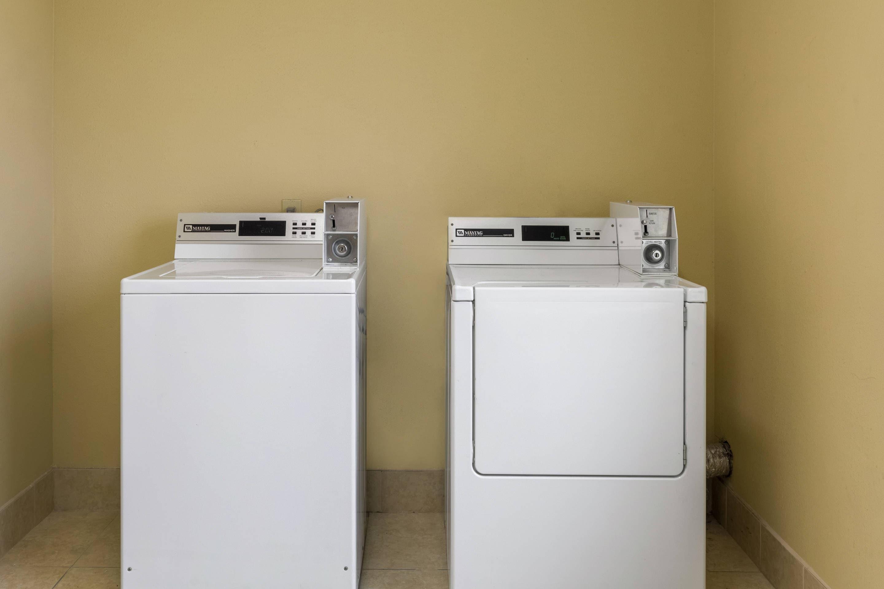Guest laundry facilities | Comfort Suites Galveston