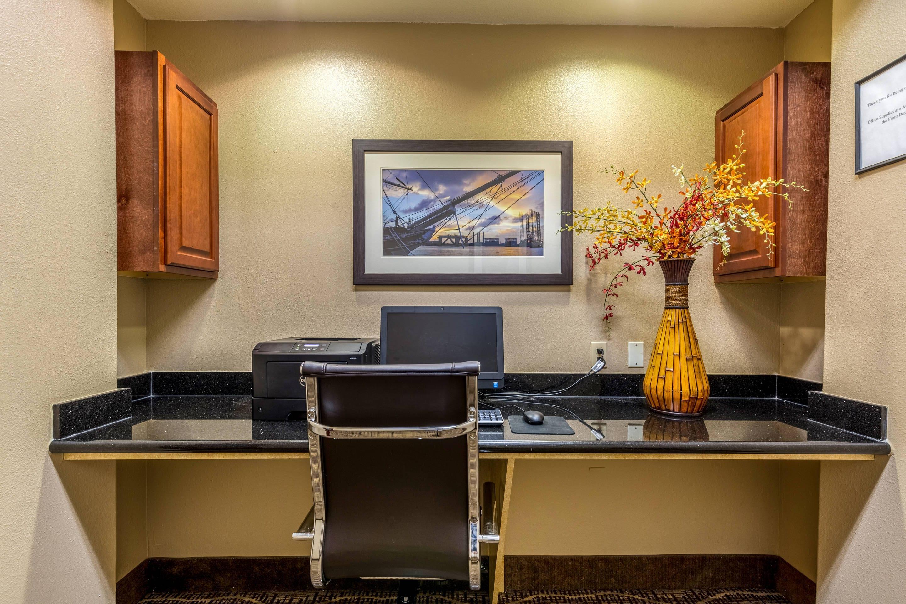 Business center | Comfort Suites Galveston
